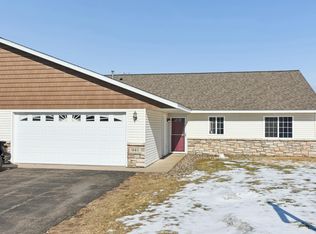941 W Edge Pl #14, New Richmond, WI 54017
