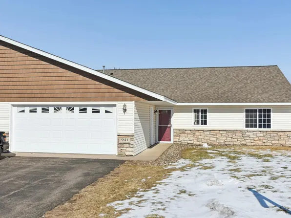 941 W Edge Pl #14, New Richmond, WI 54017