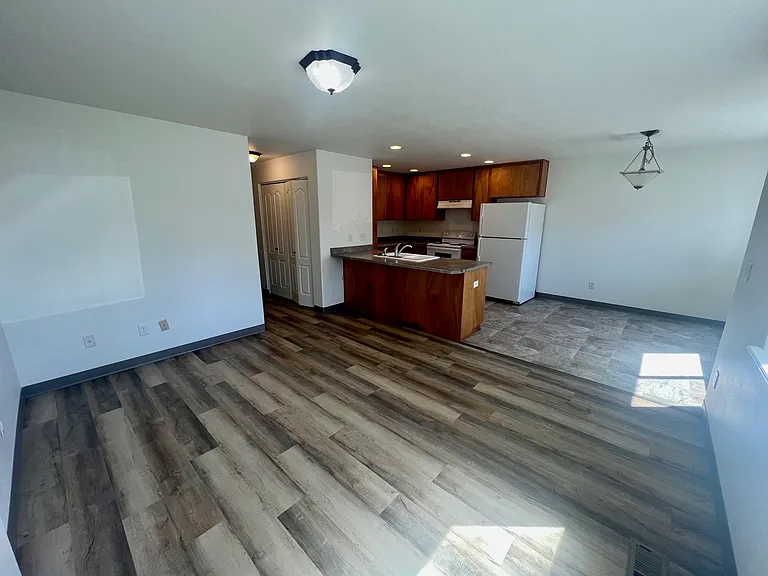 3151 Forest Hills Dr #6 — Photo 5