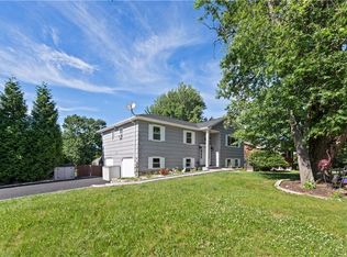 3185 Amelia Dr, Mohegan Lake, NY 10547