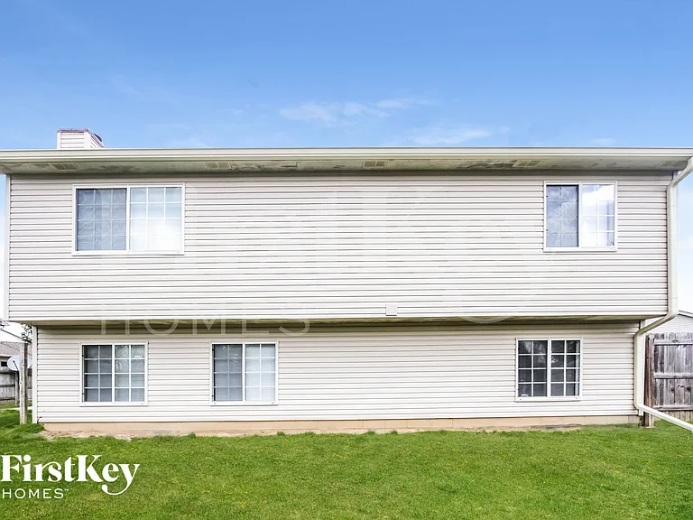 1056 Oak Leaf Rd — Photo 15