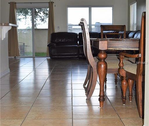 4th image of 1044 Chalcedony St