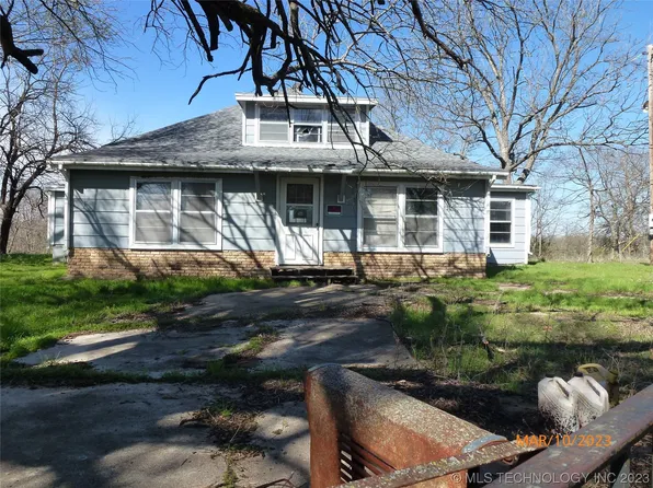9850 S Gobblers Knob Rd, Milburn, OK 73450