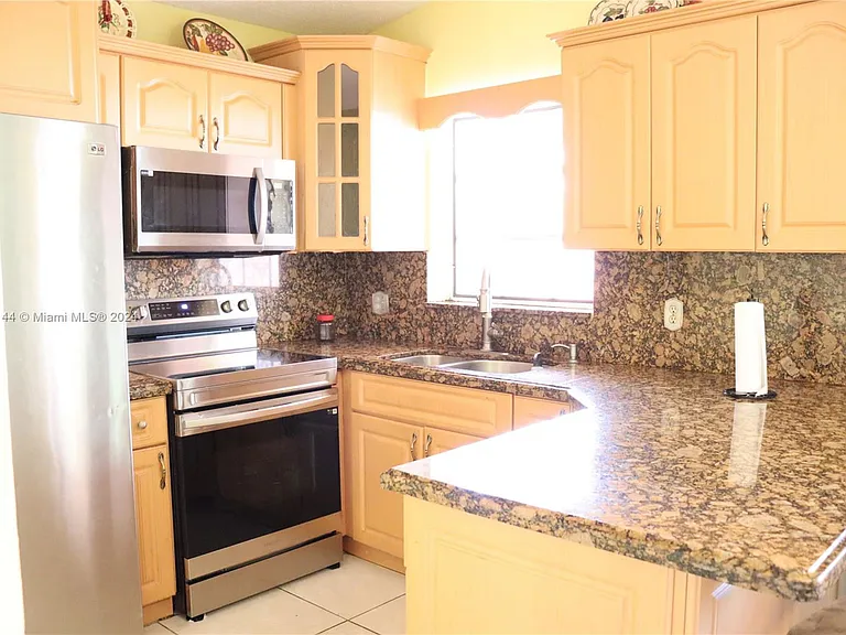 2605 W 71st Pl — Photo 3