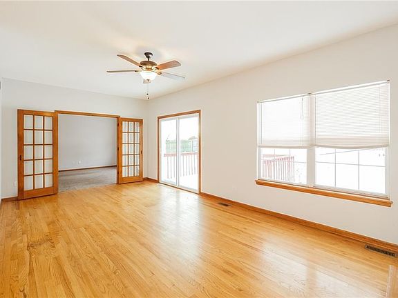 5th image of 5400 NE Holiday Dr
