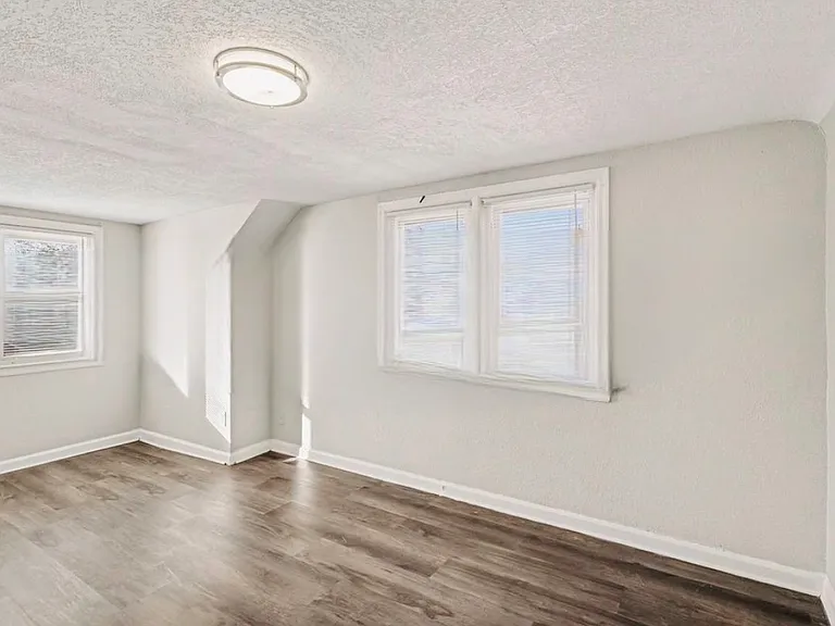 6220 Agnes Ave — Photo 10