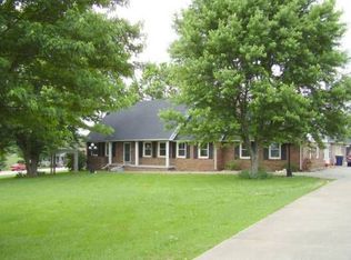 556 Collett Ln, Bowling Green, KY 42104