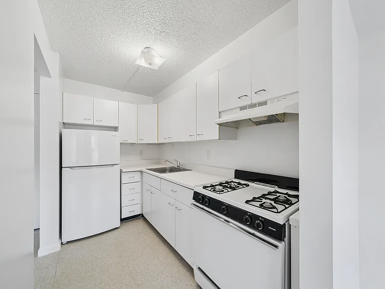 146 Beach 24 St #311 — Photo 4