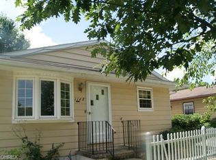 1148 Stratford St, Barberton, OH 44203