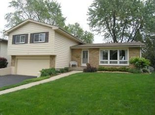 617 Magnolia Cir, Lombard, IL 60148