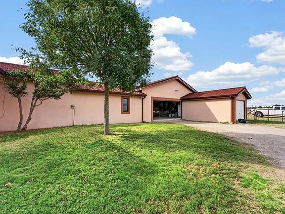 4th image of 2512 Oasis Rd