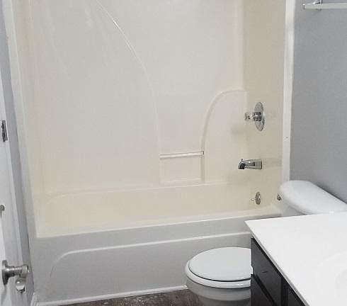 5th image of 140 Deerfield Ct