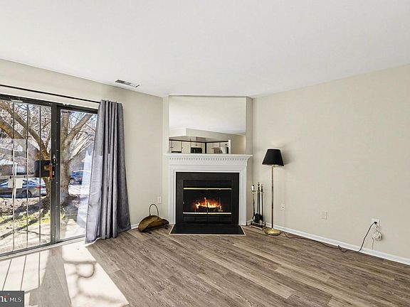 2nd image of 49 Ashlar Hill Ct #49