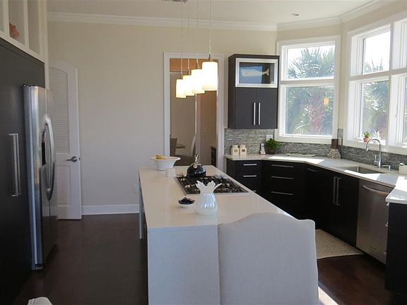 5th image of 17 Seashore Dr