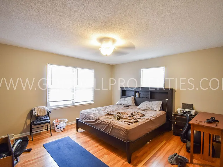 1932 E 29th St — Photo 14