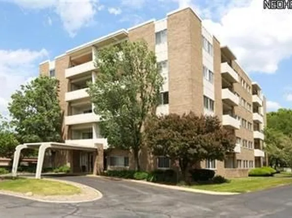 2039 Wooster Rd #51, Rocky River, OH 44116