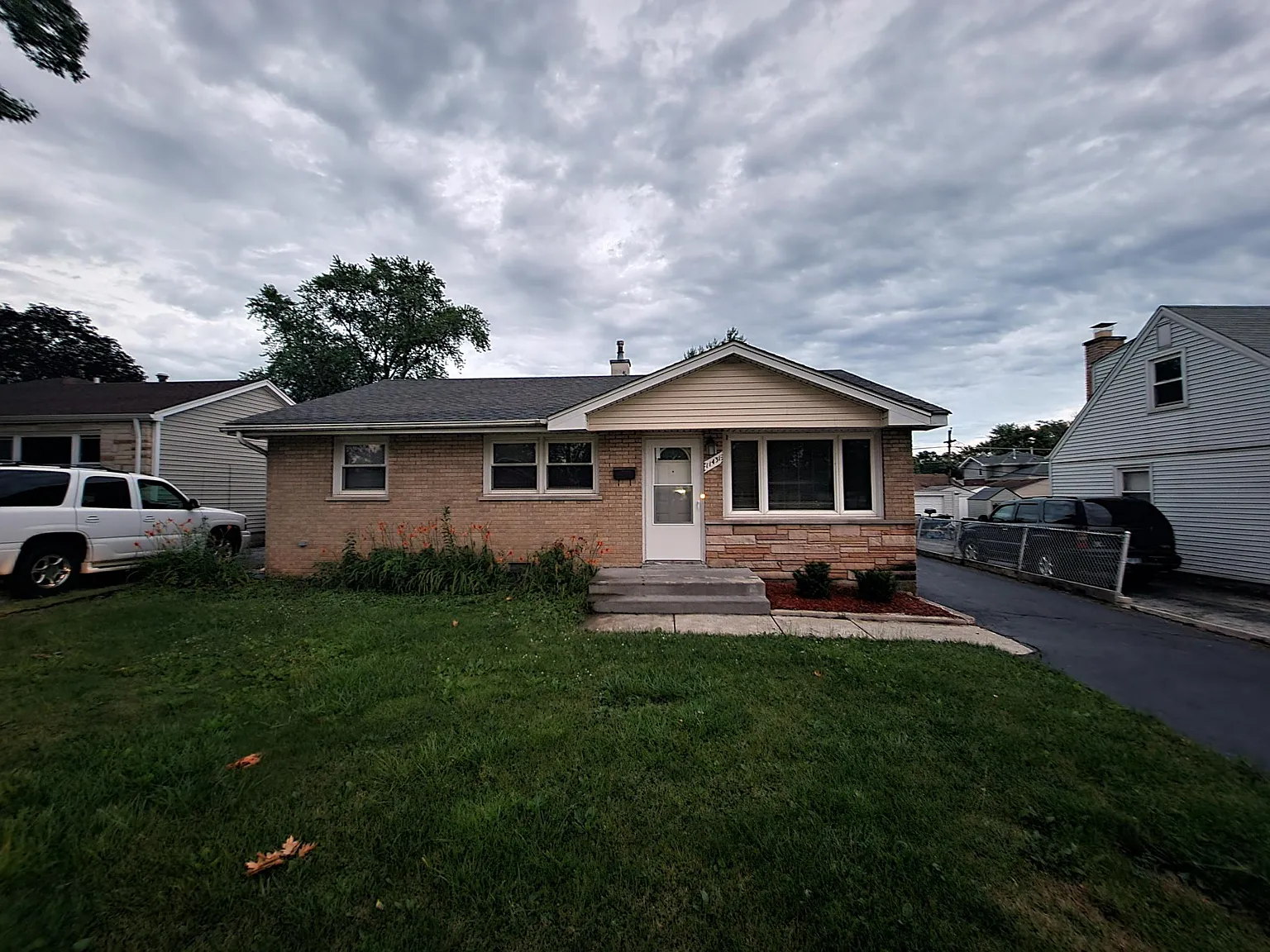 11431 S Normandy Ave photo 1