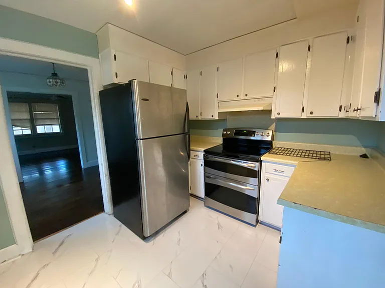 214 Boulevard — Photo 12