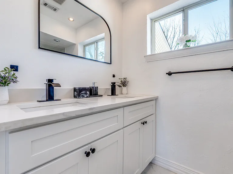 412 Josephine St — Photo 10