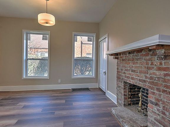 3rd image of 711 E Myrtle Ave