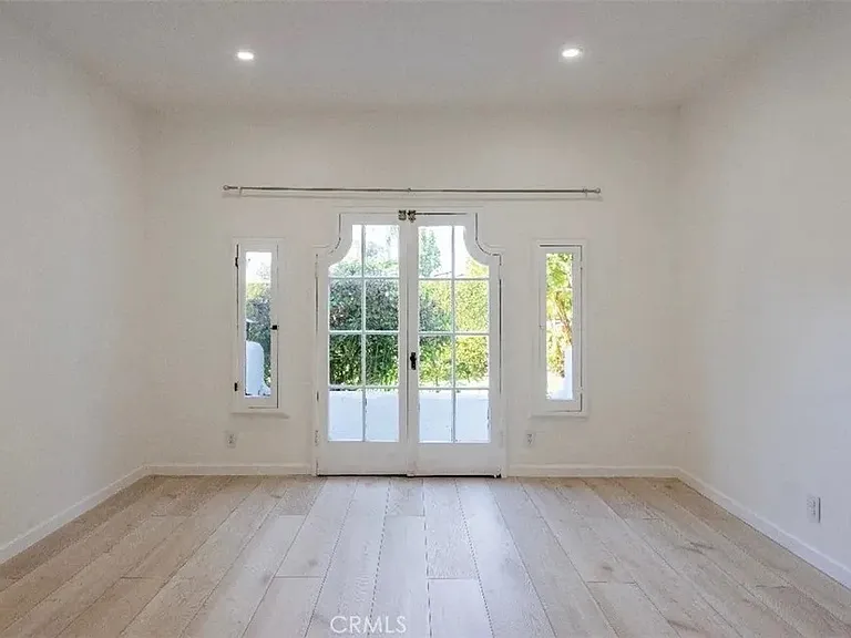 710 Adelaide Pl — Photo 18