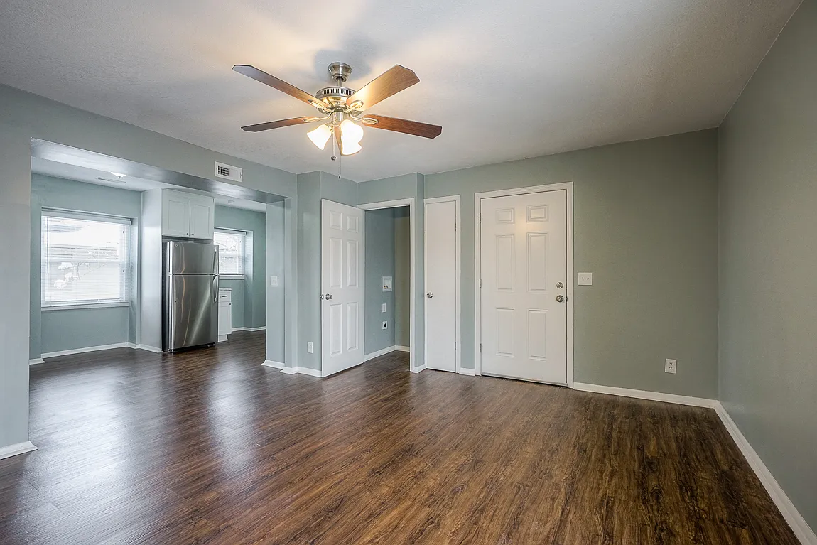 Building Photo - 4115 Warwick Blvd #5