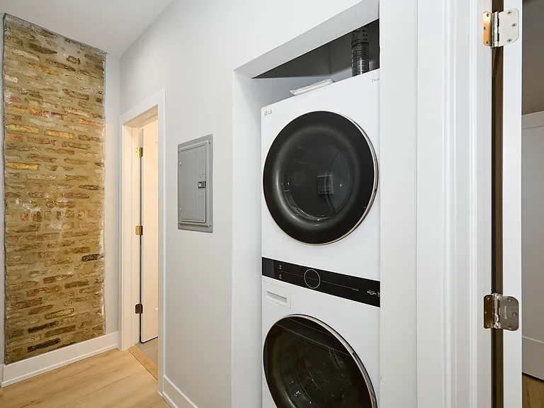 2127 S Marshall Blvd #B — Photo 12