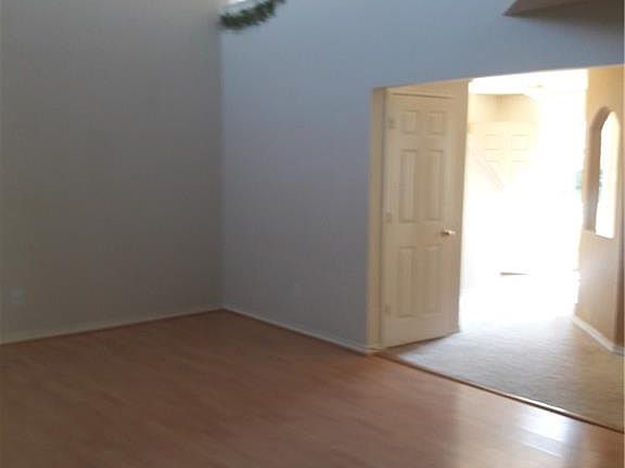 4th image of 8841 Stewart St