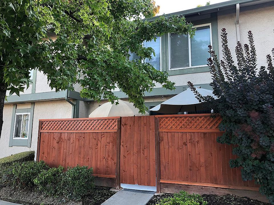 1st image of 645 Balfour Dr