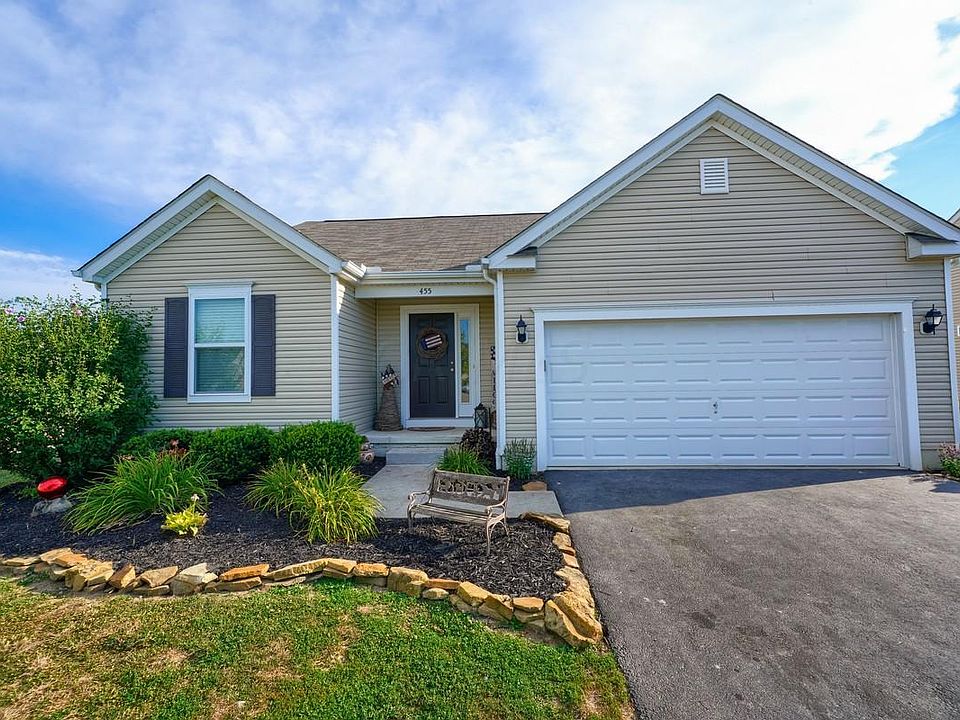 1st image of 455 Hillcrest Dr