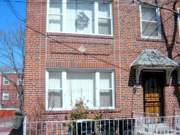 969 E 104th St, Brooklyn, NY 11236