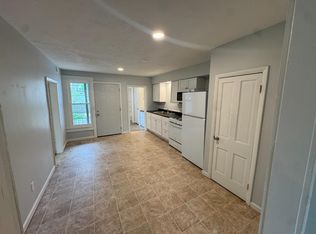 704 W Monroe St #B, Bloomington, IL 61701
