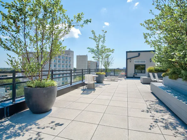 782 New York Avenue image 14 of 16