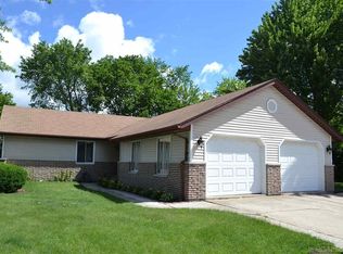 597 Nevada Ave, Marysville, MI 48040
