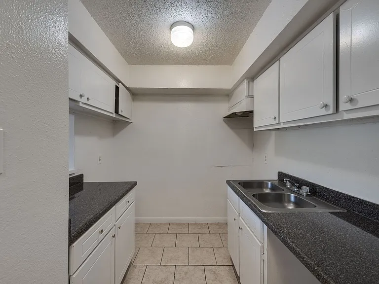 6120 Bellaire Blvd — Photo 17