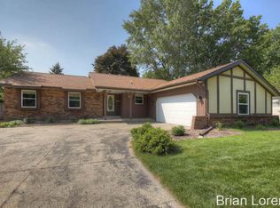2644 Sun Valley St, Jenison, MI 49428