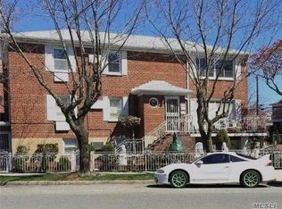 2135 Clintonville St #2, Whitestone, NY 11357