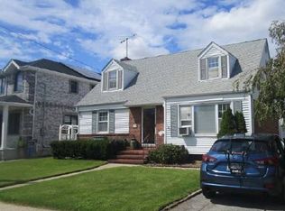 422 Jackson Ave, Mineola, NY 11501