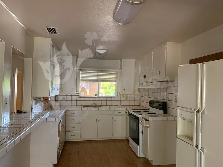 1197 E Alexander Ave — Photo 2