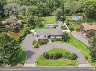 576 Caledonia Rd, Dix Hills, NY 11746