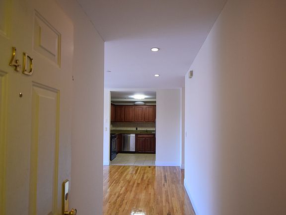 3rd image of 586 President St APT 4D