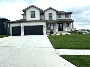 3202 SW Enoch St, Lees Summit, MO 64082