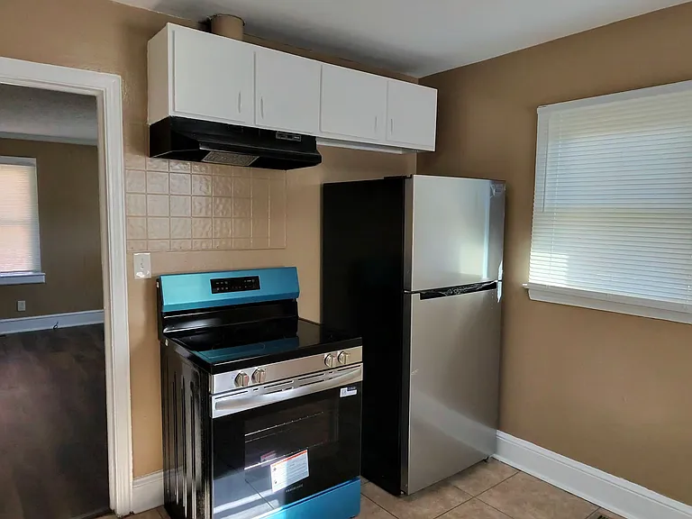 820 West Blvd — Photo 4
