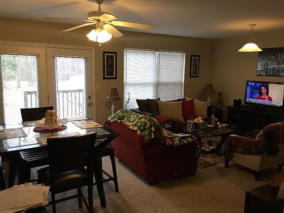 3rd image of 3651 Walden Dr #3653