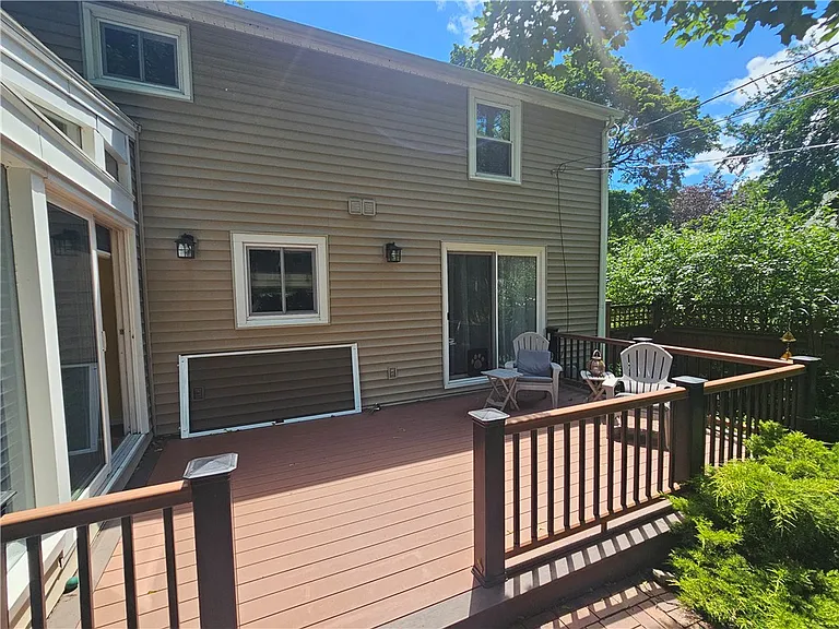 50 Greenview Dr — Photo 4