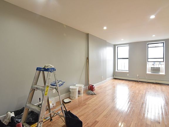 3rd image of 309 Alexander Ave APT 4A