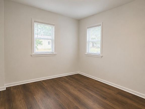 3rd image of 88 South St