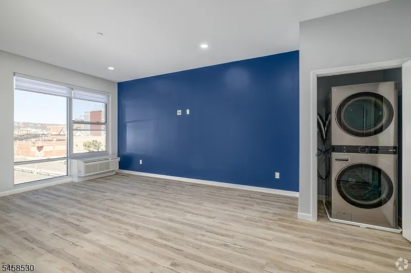 3 bed, 2.0 bath, $3,499 — Photo 3
