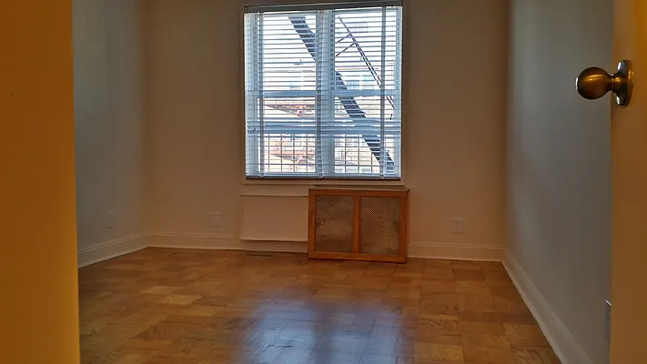 Rented by Realty Queens LLC | media 4