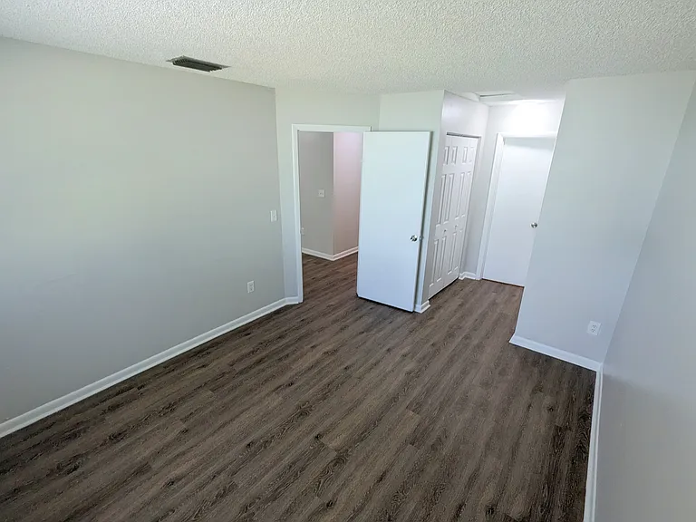 3031-3045 Springfield Ln #3033 — Photo 15